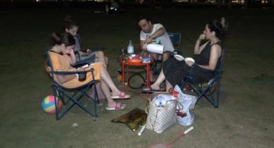 Konyaaltı akşamları dolu dizgin devam ediyor 