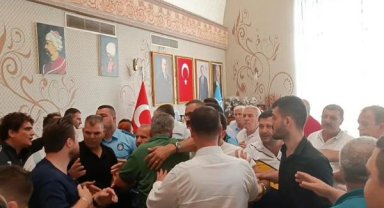 Makam odasında yumruklu kavga 