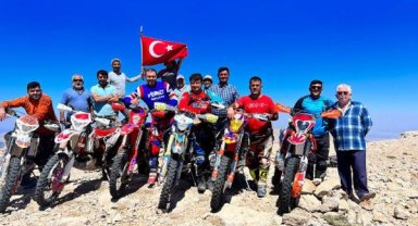 Zirveye zafer tırmanışı