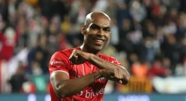 Naldo yeniden Antalyaspor'da