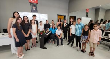 Piyano öğrencilerinden konser