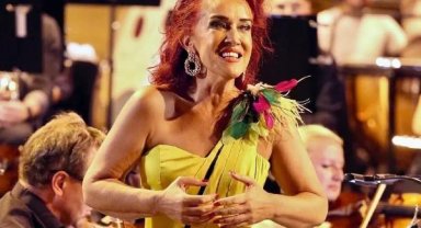 Sopran'nun sesi İtalya sokaklarında yankılandı