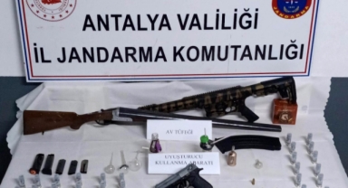 Şüphelilerin evi silah deposu çıktı