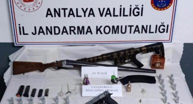 Şüphelilerin evi silah deposu çıktı