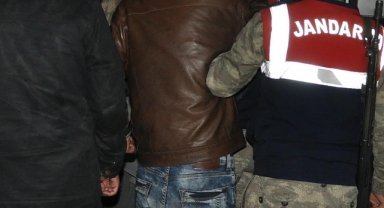 Suriye sınırında 1'i terör örgütü mensubu 2 kişi yakalandı