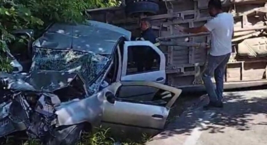 Tarım işçilerini taşıyan minibüs kaza yaptı; 17 yaralı