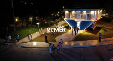 Ters ev 9 bin kişiyi ağırladı 