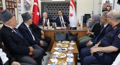 Vali Öksüz ilk ziyaretini Gaziler Derneği'ne yaptı