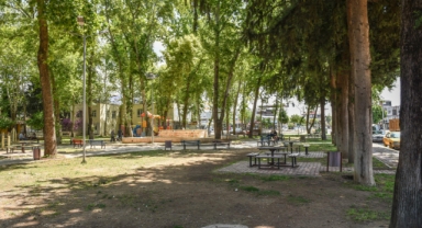 Varsak’a millet kıraathaneli meydan