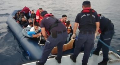 24 düzensiz göçmen kurtarıldı 