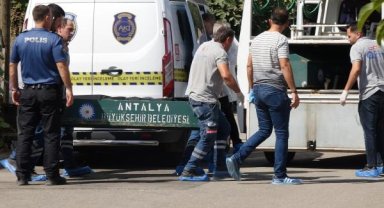 25 yıllık eşini tüfekle öldürüp, teslim oldu