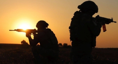 3 PKK'lı terörist hudut karakoluna teslim oldu