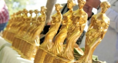 ALTIN PORTAKAL ÇAMURA DÜŞTÜ! 