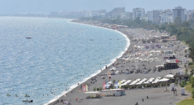Antalya'da tatil sezonu devam ediyor