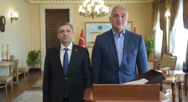 Bakan Ersoy'dan, Şahin'e ziyaret