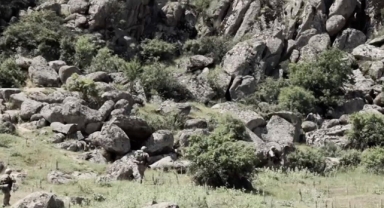 Bakan Yerlikaya: 2 terörist teslim oldu