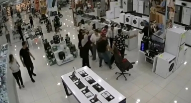Beyaz eşya mağazasında kavga