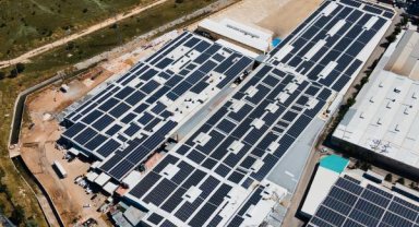 Bir firmanın çatısı daha GES'lendi