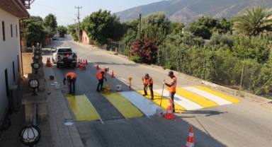 Caddelere 'okul' makyajı