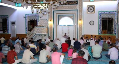 Camilere akın edildi