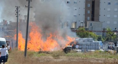 Depo yangınına zor müdahale