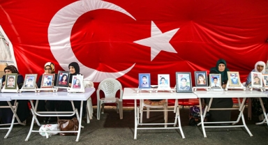 Evlat nöbetine katılım sürüyor