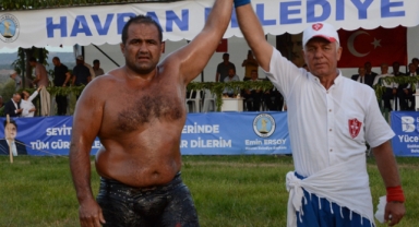 Havran’da başpehlivan Mehmet Yeşil Yeşil