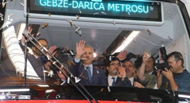İlk yerli sürücüsüz metro aracı tanıtıldı