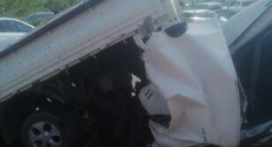 Kontrolünü kaybetti, köprüye çarptı:1 ölü,1 yaralı