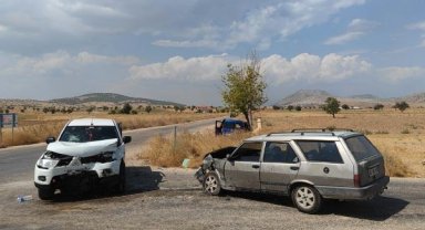 Korkuteli'nde kaza: 6 yaralı 