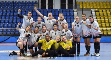 Mavi Kelebekler kazanarak döndü