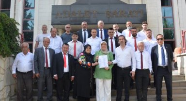 MHP'li Yapılmışev mazbatasını aldı