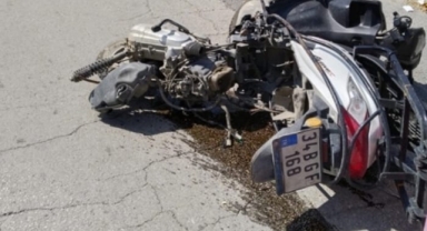 Motosikletteki kurye ağır yaralandı