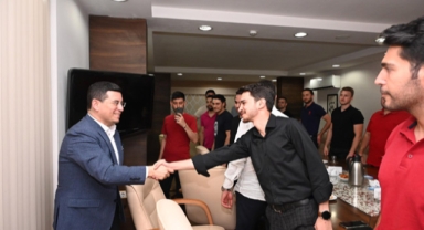 MÜSİAD’lı gençlerle tecrübelerini paylaştı