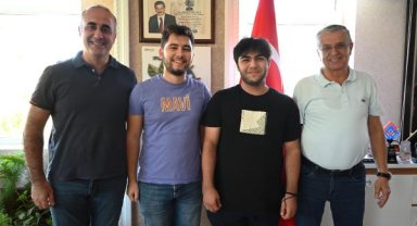 Öğrencilerden Başkan Topaloğlu'na ziyaret