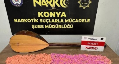 Otomobildeki bağlamadan uyuşturucu çıktı