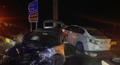 Otomobiller çarpıştı: 6 yaralı