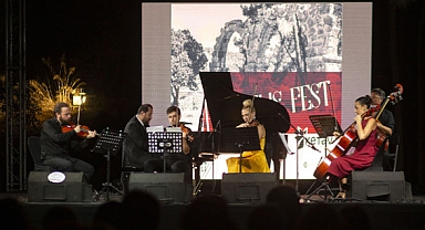 Phaselis'te piyano resitali 