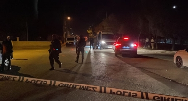 Polis otosuna ateş açıp teslim oldu