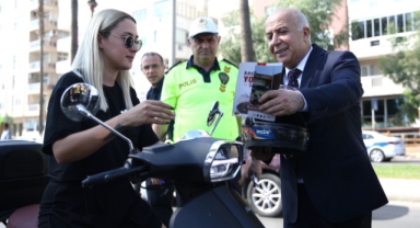 Polislerden ceza yerine kask 