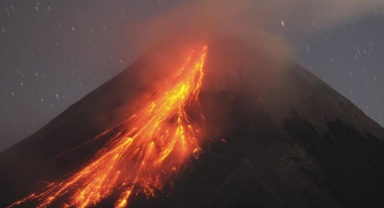 Şili'de Villarrica Yanardağı için alarm seviyesi yükseltildi