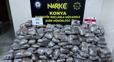 Soğan yüklü kamyonda 177 kilogram skunk ele geçirildi