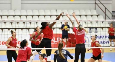 Sultanlar lige hazır 