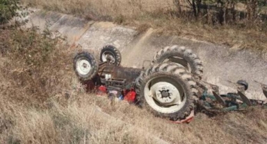 Traktör dere yatağına yuvarlandı: 1 ölü