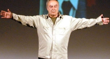 Usta oyuncu Mehmet Ulay hayatını kaybetti