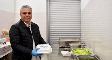 Sağlıklı ve ücretsiz okul yemeğine devam