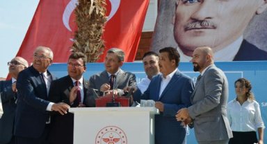Sağlık kompleksinin temelini Şahin attı