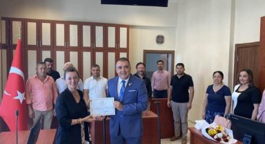 Üstünmet mazbatasını aldı