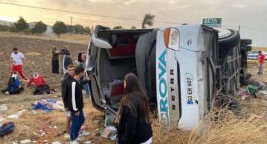 Yolcu otobüsü devrildi: 6 ölü, 35 yaralı
