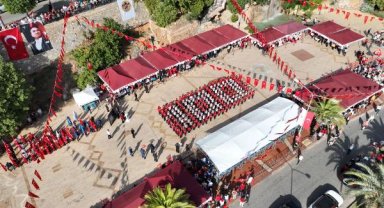 Alanya'da Cumhuriyetin 100. yılı coşkusu